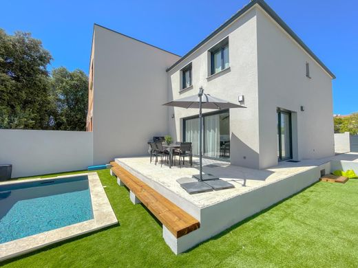 Villa in Saint-Brès, Hérault