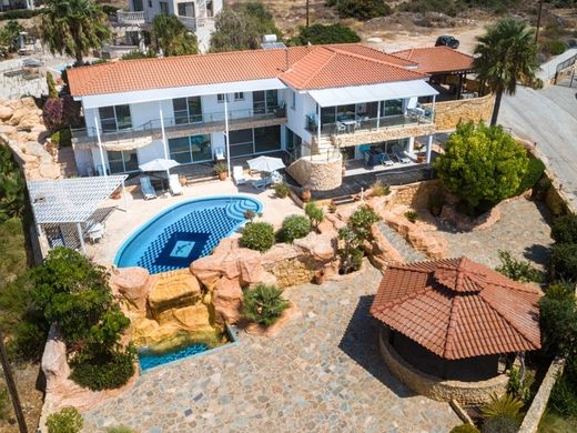 Luxusimmobilien In Zypern Zu Verkaufen Renommierte Villen Und Wohnungen In Zypern Luxuryestate Com