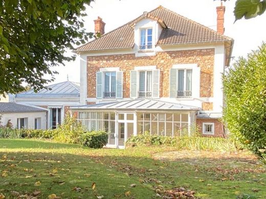 Villa in Le Coudray-Montceaux, Essonne