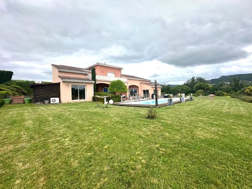 Villa à Pérignat-sur-Allier, Puy-de-Dôme