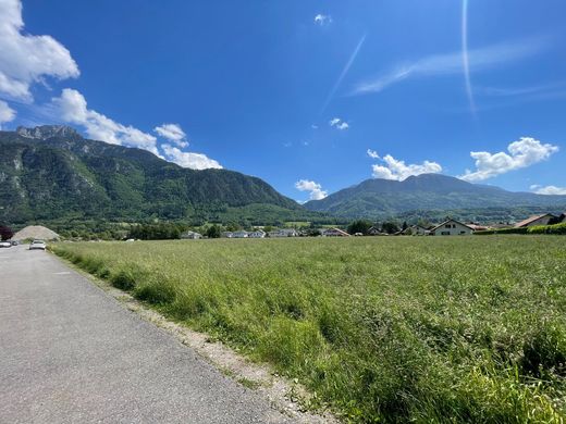 地皮  Saint-Pierre-en-Faucigny, Haute-Savoie