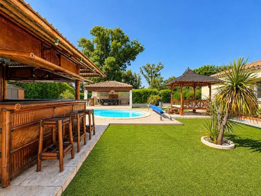 Villa Cazouls-d'Hérault, Hérault