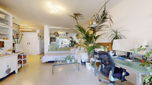 Apartment / Etagenwohnung in Cannes, Alpes-Maritimes