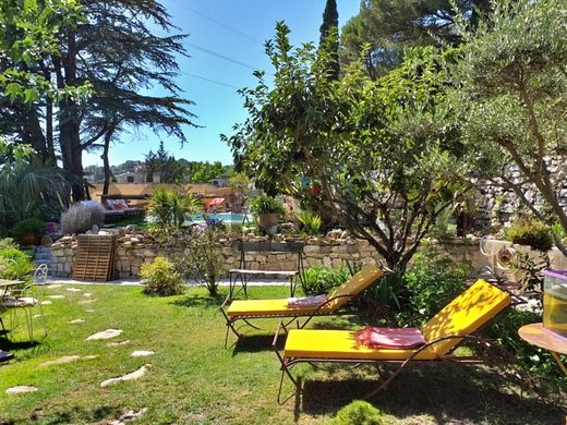 Villa in Carnoux-en-Provence, Bouches-du-Rhône