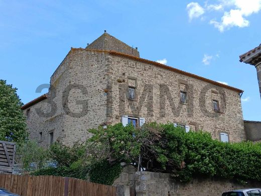 Castillo en Oupia, Herault