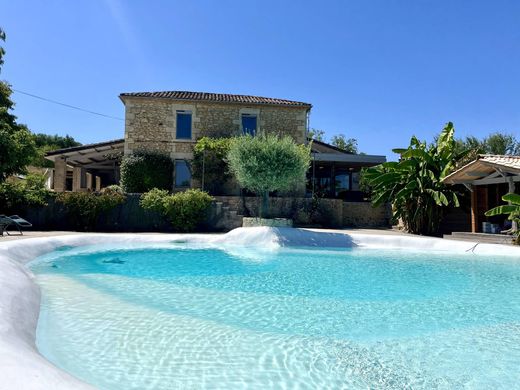 Villa in Bordeaux, Gironde