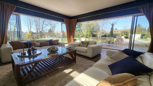 Villa in Santeny, Val-de-Marne