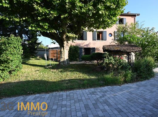 Вилла, Brindas, Rhône