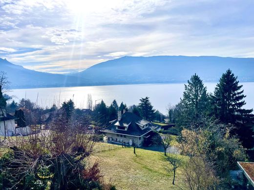 Villa in Veyrier-du-Lac, Haute-Savoie