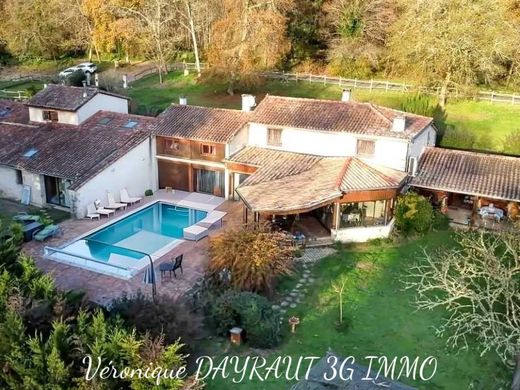 Villa a Ambrus, Lot-et-Garonne