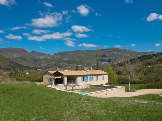 Villa a Montbrun-les-Bains, Drôme