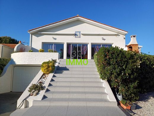 Villa in Port-des-Barques, Charente-Maritime