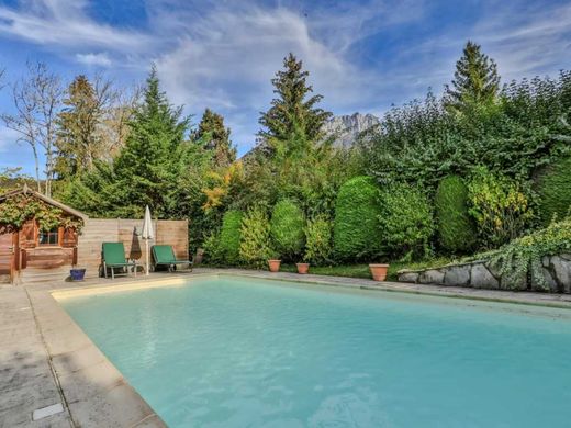 Villa in Menthon-Saint-Bernard, Haute-Savoie