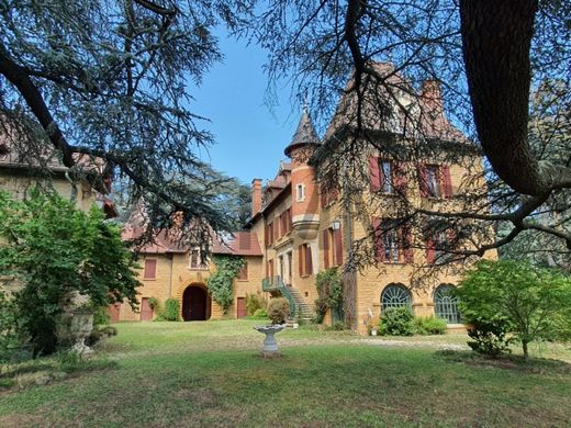 Villa in Villefranche-sur-Saône, Rhône