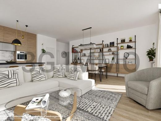 Apartment / Etagenwohnung in Annecy, Haute-Savoie