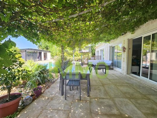 Villa in Uzès, Gard