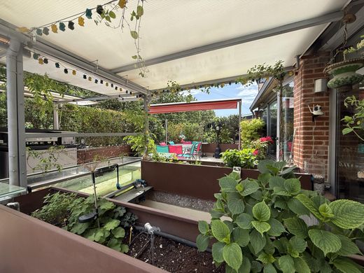 Apartment / Etagenwohnung in Albi, Tarn