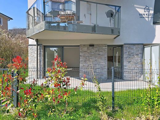 Daire Divonne-les-Bains, Ain