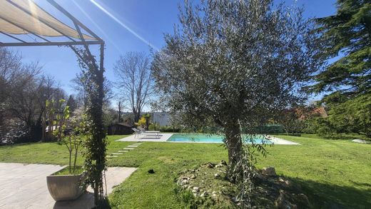 Villa in Santeny, Val-de-Marne