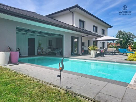 Villa Saint-Genis-Pouilly, Ain