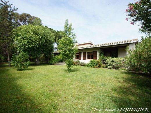 Villa in Perpignan, Pyrénées-Orientales