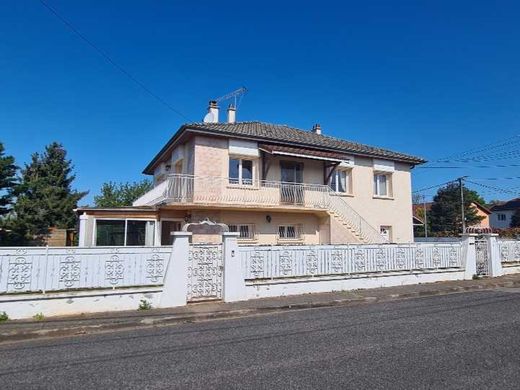 Villa in Saint-Bonnet-de-Mure, Rhône