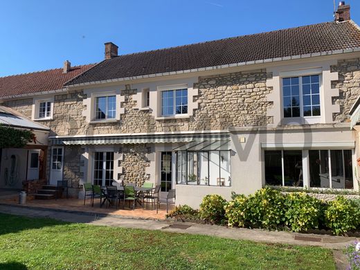 Villa a Verneuil-en-Halatte, Oise
