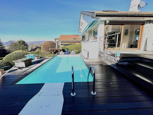 Annecy, Haute-Savoieのヴィラ