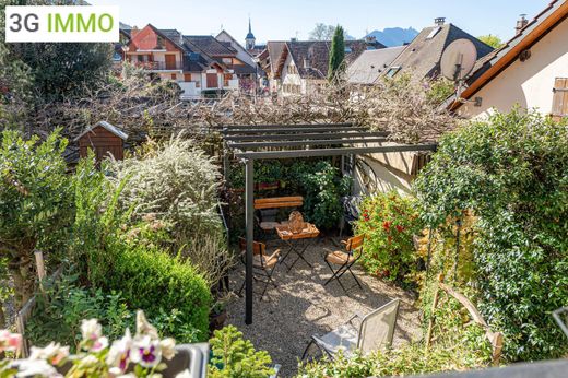 Apartment in Veyrier-du-Lac, Haute-Savoie