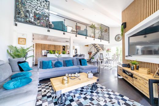 Villa in Mirefleurs, Puy-de-Dôme