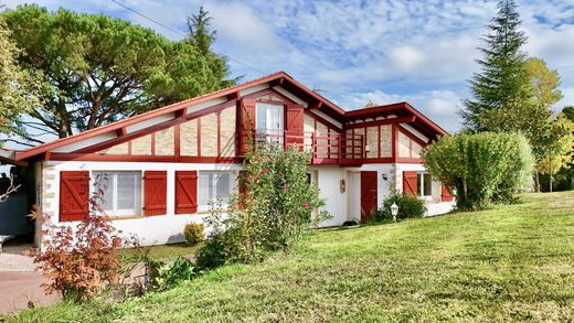 Villa a Saint-Palais, Pirenei atlantici