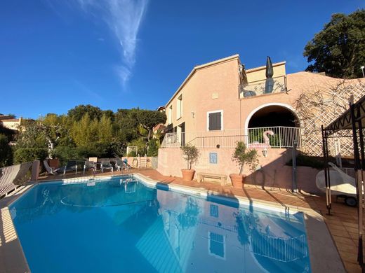 Willa w La Londe-les-Maures, Var