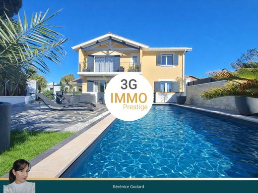 Willa w Saint-Vincent-de-Tyrosse, Landes