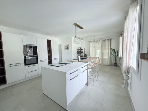 Villa in Robion, Vaucluse