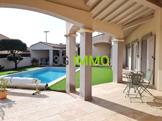 Villa in Saint-Maximin, Gard
