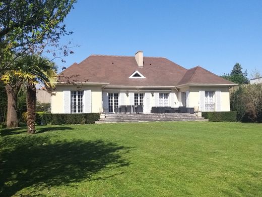 Villa a Saint-Gratien, Val d'Oise