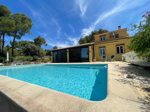 Villa in Taillades, Vaucluse