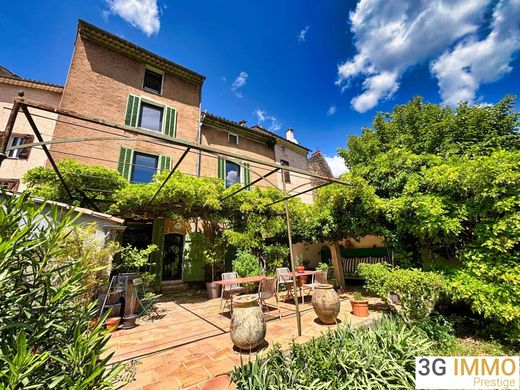 Correns, Varのヴィラ