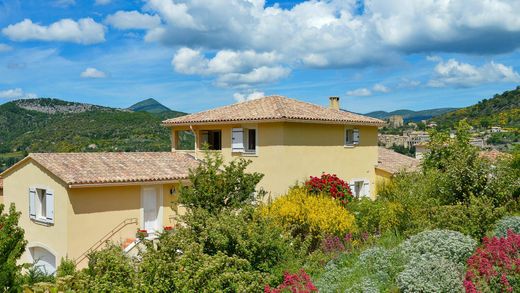 Villa a Montbrun-les-Bains, Drôme