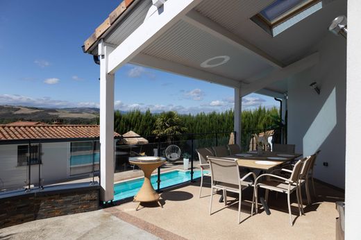 Villa in Mirefleurs, Puy-de-Dôme