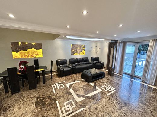 Villa in Décines-Charpieu, Rhône