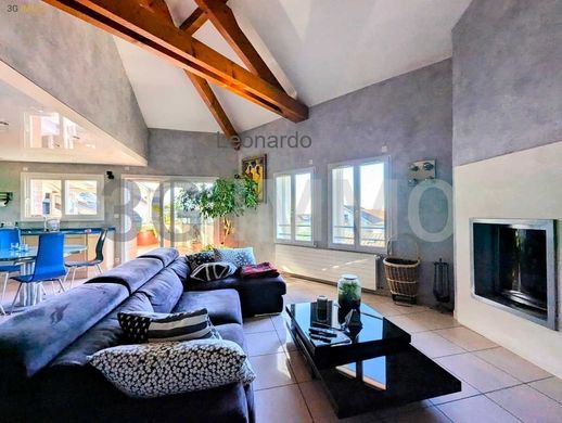 Apartment / Etagenwohnung in Ville-la-Grand, Haute-Savoie