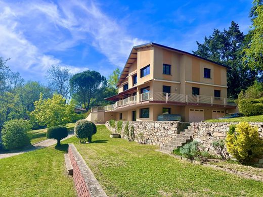 Villa in Riorges, Loire