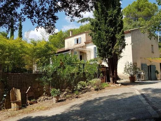 Villa in Peypin-d'Aigues, Vaucluse