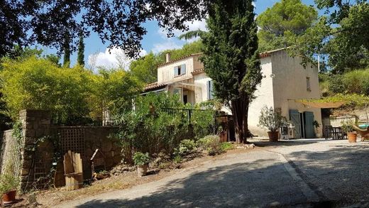 Βίλα σε Peypin-d'Aigues, Vaucluse