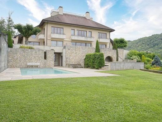 Villa à Saint-Genix-sur-Guiers, Savoie