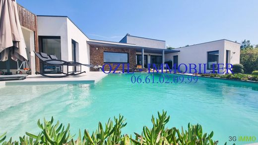 Villa in Alès, Gard