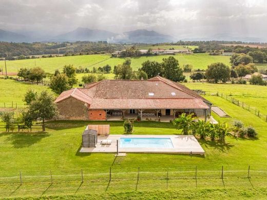 Villa in Saint-Gaudens, Upper Garonne