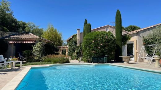 Вилла, Remoulins, Gard