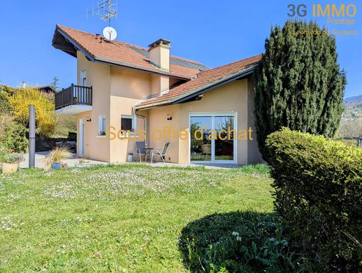 Villa in Cranves-Sales, Haute-Savoie